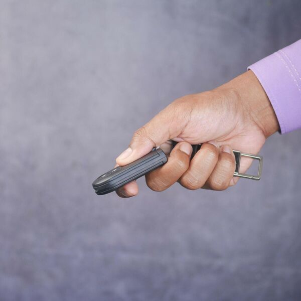 DA LI STE POKUŠALI DA 2 PUTA PRITISNETE DUGME ZA OTKLJUČAVANJE AUTA? Neverovatna FORA za koju skoro NIKO NE ZNA!