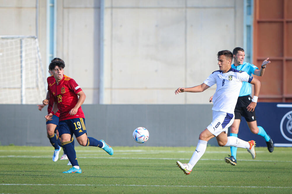 BRAVO ZA SRPSKE KADETE: Orlići izbegli poraz protiv favorizovanih Španaca, obezbeđena nokaut faza!