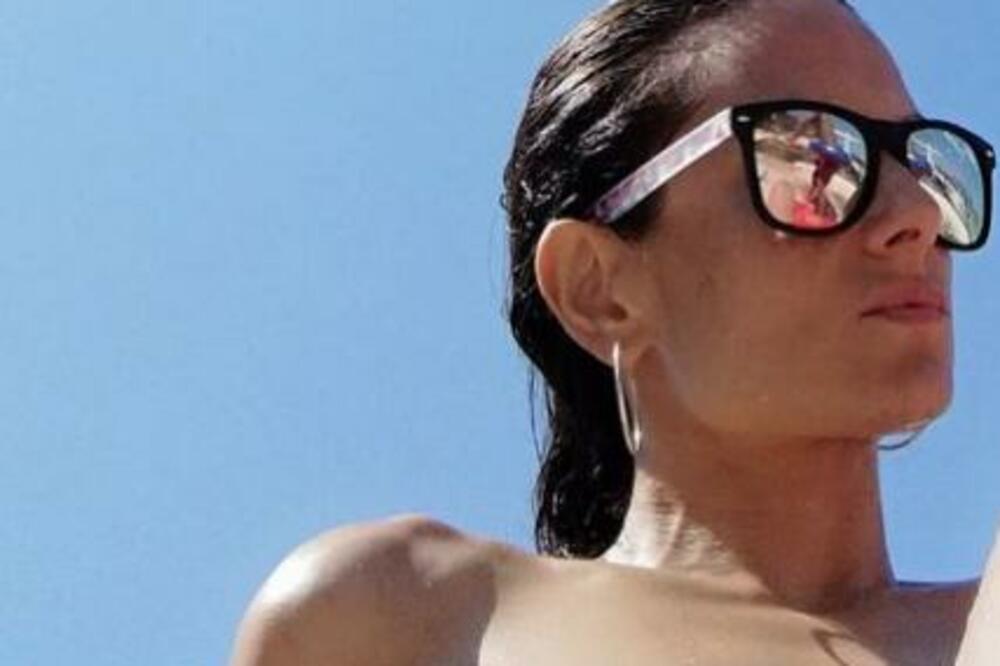 SRPSKA GLUMICA POKAZALA TOPLES! Znate je iz HIT SERIJA, ali OVAKVU NE (FOTO)