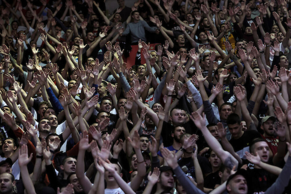 GRMELO JE OKO PIONIRA: Delije pružile podršku košarkašima pred majstoricu! (VIDEO)