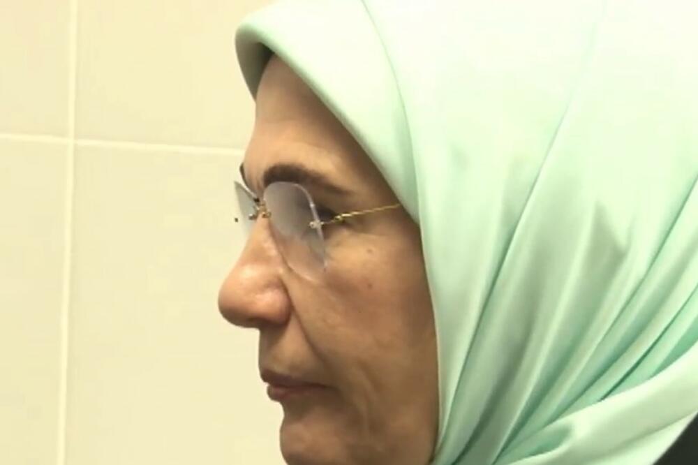 ŽENA MOĆNOG POLITIČARA INTRIGIRA JAVNOST, A OVE DETALJE O NJOJ NISTE ZNALI: Kaže da se NE RASIPA, a ŠTA JE OVO?