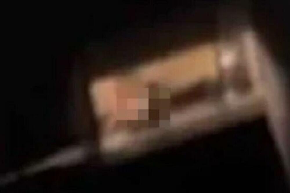 POKAZALA MEĐUNOŽJE ŽENA ZA KOJOM LUDI VEĆINA SRBA: Širila je noge do iznemoglosti, izašao VRELI SNIMAK! (VIDEO)