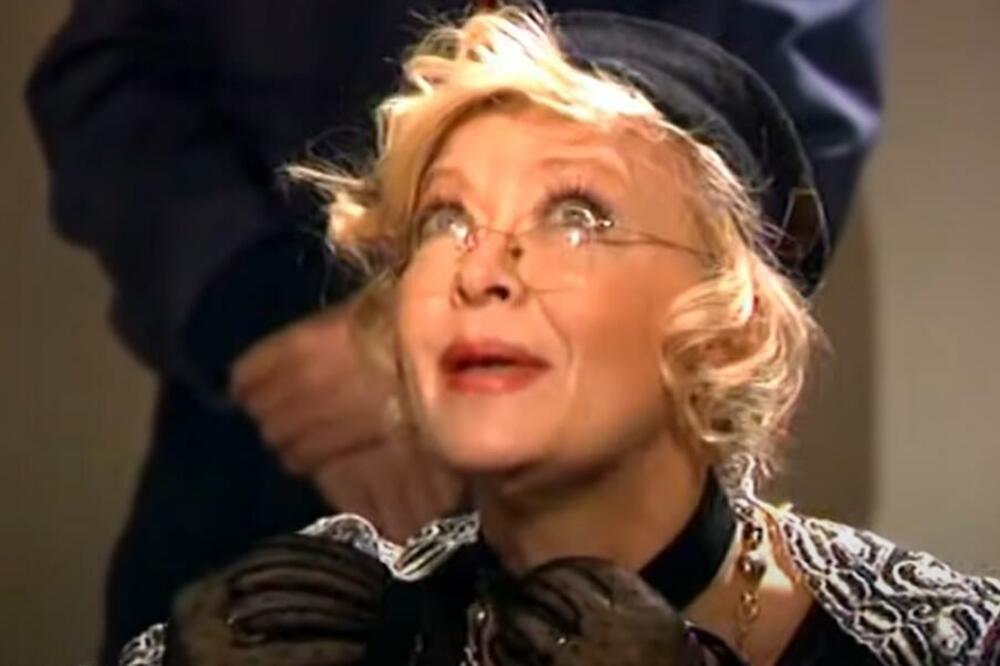 OVAJ KOLAČ JE U KULTNOJ ULOZI PROSLAVILA MILENA DRAVIĆ: Toliko se LAKO pravi da i DECA mogu da ga umese