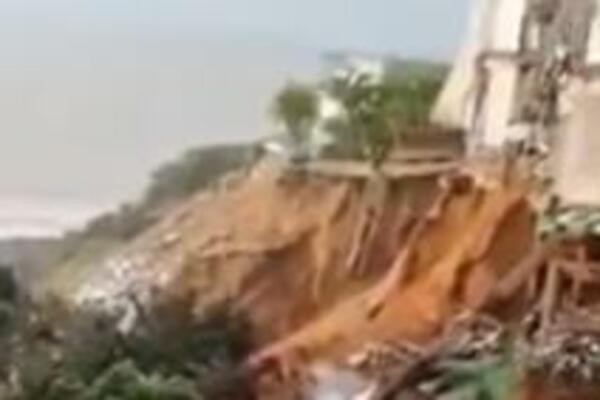 SCENE IZ APOKALIPSE: Zemlja PROGUTALA grad u Južnoj Africi - ljudi u NEVERICI! (VIDEO)