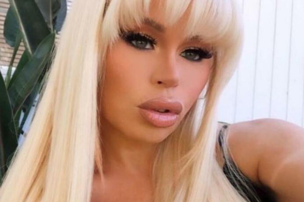 POLICAJKA ZAVRŠILA NA PO*NO SAJTU: Rekla kakve FANTAZIJE ISPUNJAVA, pa upalila masu (FOTO)