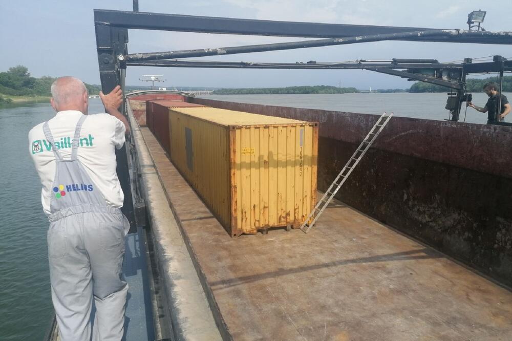 NAJVEĆA ZAPLENA U ISTORIJI CARINSKE SLUŽBE SRBIJE! Zaplenjena 3 BRODSKA KONTEJNERA u luci Prahovo i to OVOGA (FOTO)