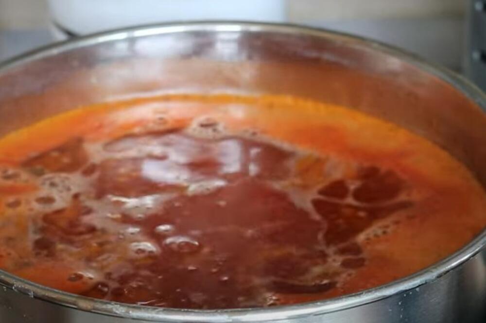 OVAKO SE SPREMA NAJUKUSNIJA PARADAJZ ČORBA: Aroma se krije u 1 NEOBIČNOM SASTOJKU (RECEPT)