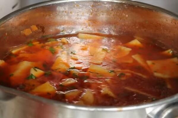 RECEPT ZA PARADAJZ ČORBU: Zbog jednog trika ukusnija je od svih koje ste probali