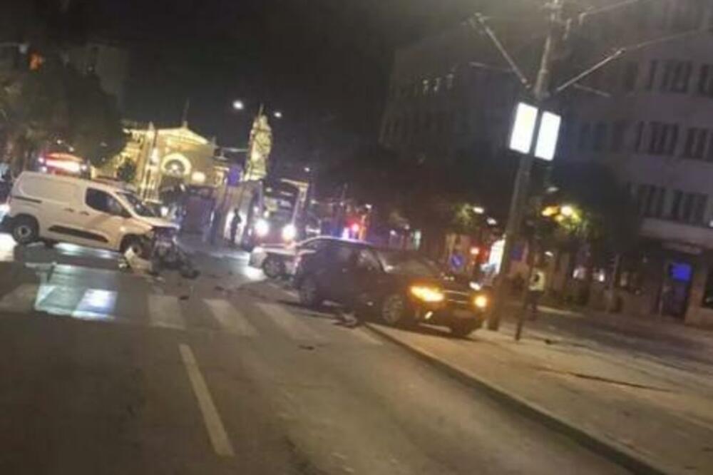 NESREĆA U NEMANJINOJ: Direktan SUDAR! (FOTO)