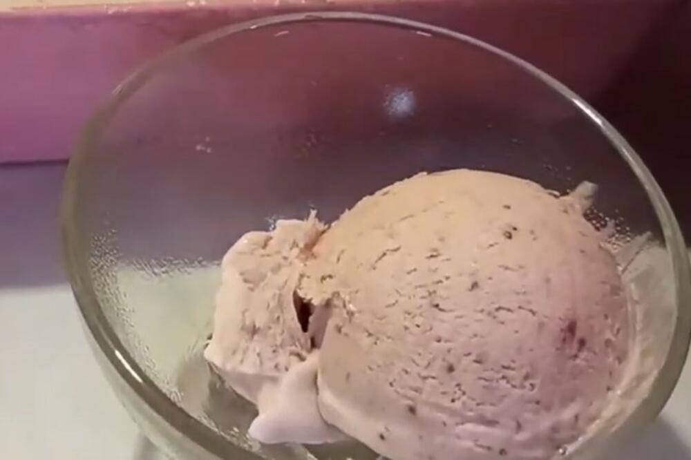 NAPRAVITE SAMI DOMAĆI SLADOLED OD JAGODA: Više nikada nećete jesti KUPOVNI (RECEPT)