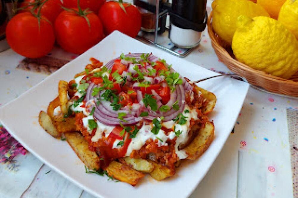 SRPSKA BAKA PODELILA RECEPT ULIČNE HRANE LATINO AMERIKE: Svi lude za njim, probajte ga! (VIDEO)