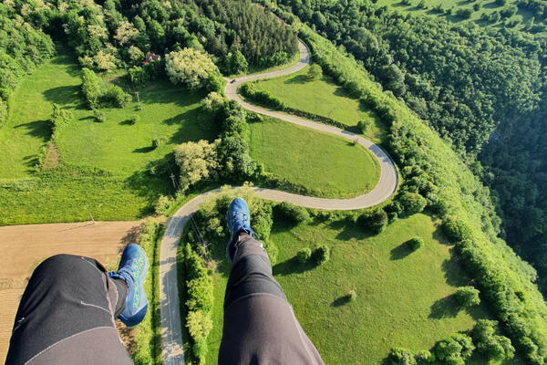 NEKADA LETE ČAK DO CRNE GORE: Idealno za PARAGLAJDERE-ovakve slike NESTVARNE LEPOTE sa Rajca još NISTE VIDELI! FOTO