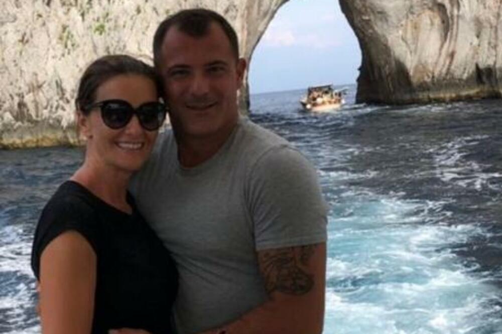 ANA NIKAKO NIJE OBIČNA ŽENA FUDBALERA! Dekijeva žena pleni lepotom i skromnošću, a njen brat je umalo sve pokvario