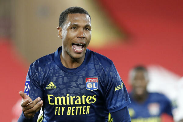 SVLAČIONICA JE SMRDELA ZBOG NJEGA: SULUDO, NEZRELO, LUDO! Dobio otkaz u Lionu zbog "puštanja golubova"!