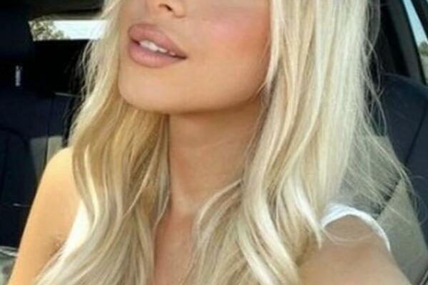 OTKRILA SA ČIME JE MUŠKARCI MOGU ZADOVOLJITI, POTPUNO JE OPSEDNUTA: Svisnućete na ovo (VIDEO)