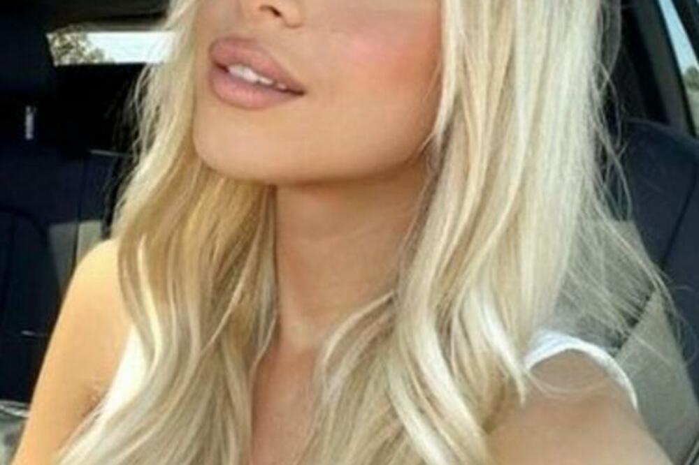 OTKRILA SA ČIME JE MUŠKARCI MOGU ZADOVOLJITI, POTPUNO JE OPSEDNUTA: Svisnućete na ovo (VIDEO)