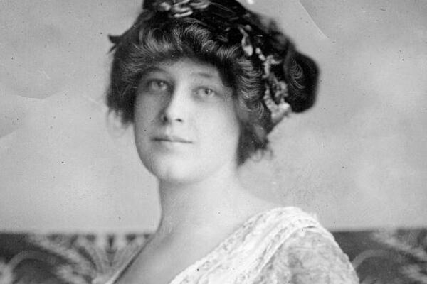 NAJČUVENIJA UDOVICA SA TITANIKA: Udala se za 30 godina starijeg MILIONERA, pa doživela TRAGEDIJU na MEDENOM MESECU!