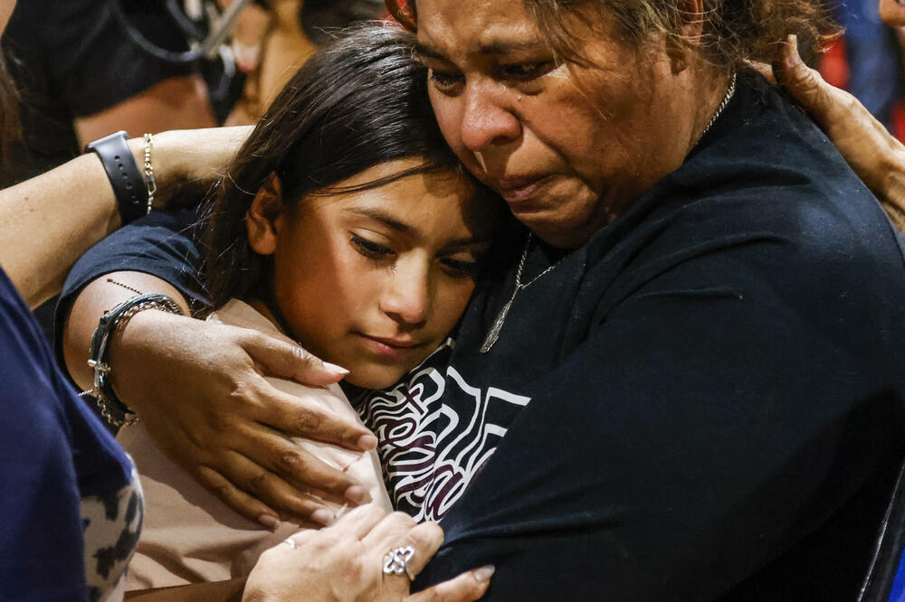 "ŽELELI SMO DA IZBAVIMO NAŠE BEBE": Roditelji neutešni nakon KRVOPROLIĆA, nepresušna TUGA zavladala Teksasom!