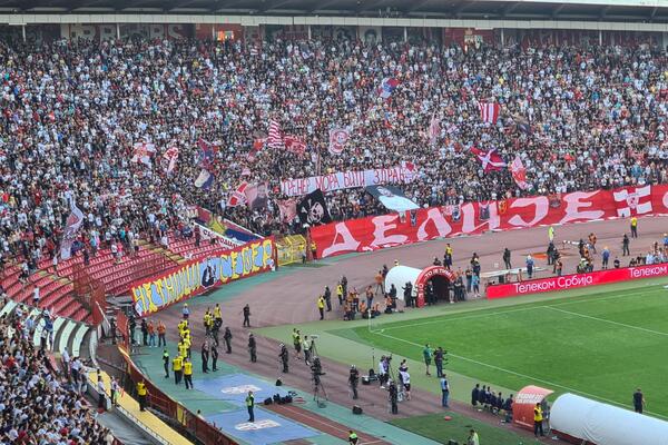 "DELIJE" SMESTILE STANOJEVIĆA U LUDAČKU KOŠULJU - Konstraktu citiraju i na tribinama (FOTO)