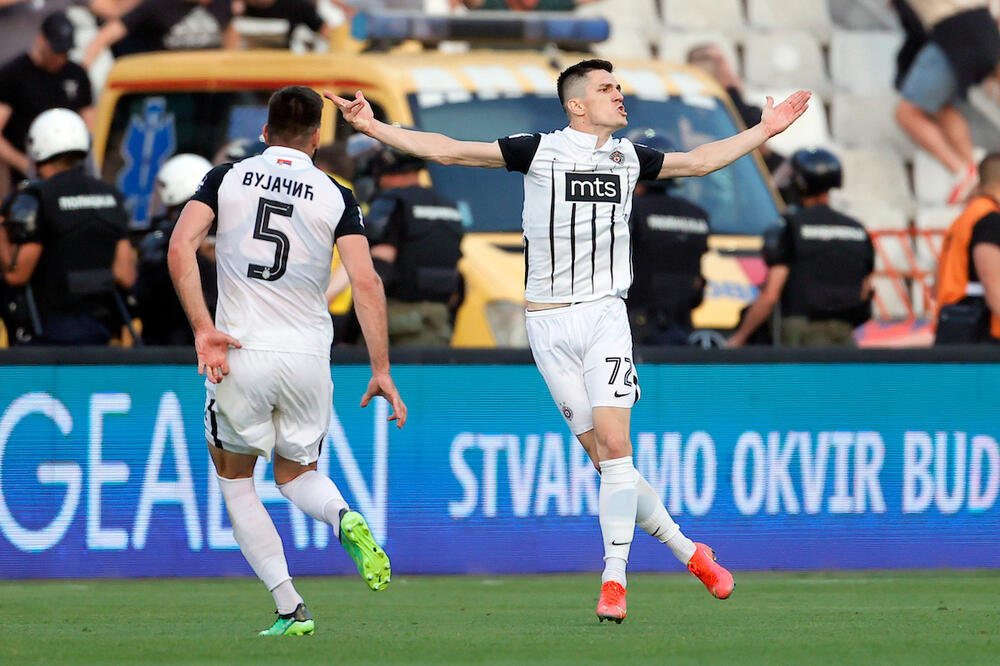 EVROOOGOOOLLL UROŠEVIĆA: USLIŠIO MOLITVE GROBARA: Volej udarcem probušio Borjana! (VIDEO)