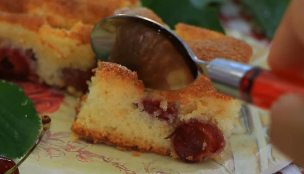 Kolač sa trešnjama