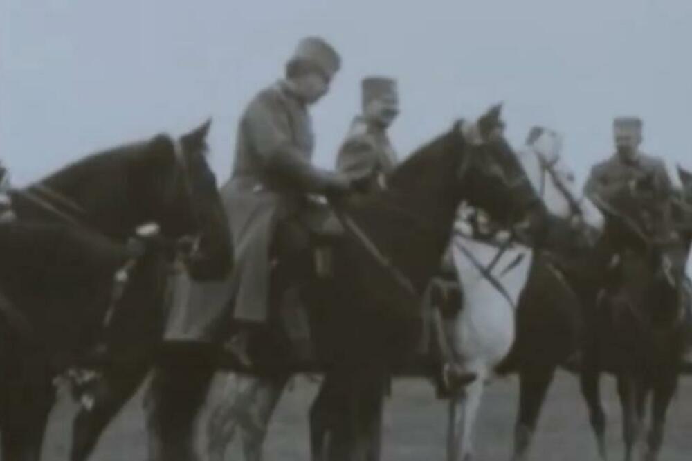 "VOJO SINE, TI ZNAŠ ŠTA BI ME SATRLO, A ŠTA BI MI SRCE OKREPILO": Pročitajte POTRESNO pismo MAJKE sinu na frontu