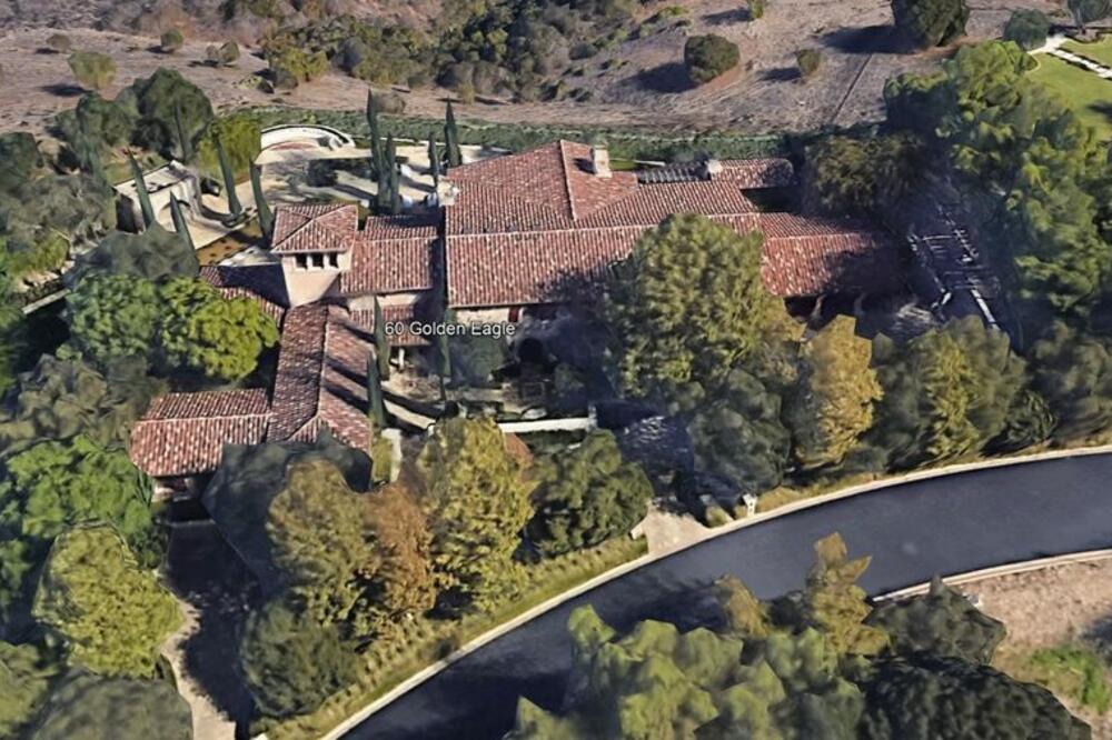 BIVŠI PREMIJER PRODAJE LUKSUZNU VILU ZA SKORO 22 MILIONA! Rezidencija se prostire na 15.088 kvadratnih metara