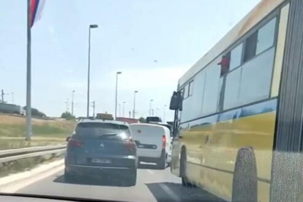 KOLAPS KOD IKEE: Velika gužva, koloni se ne NAZIRE KRAJ (FOTO)