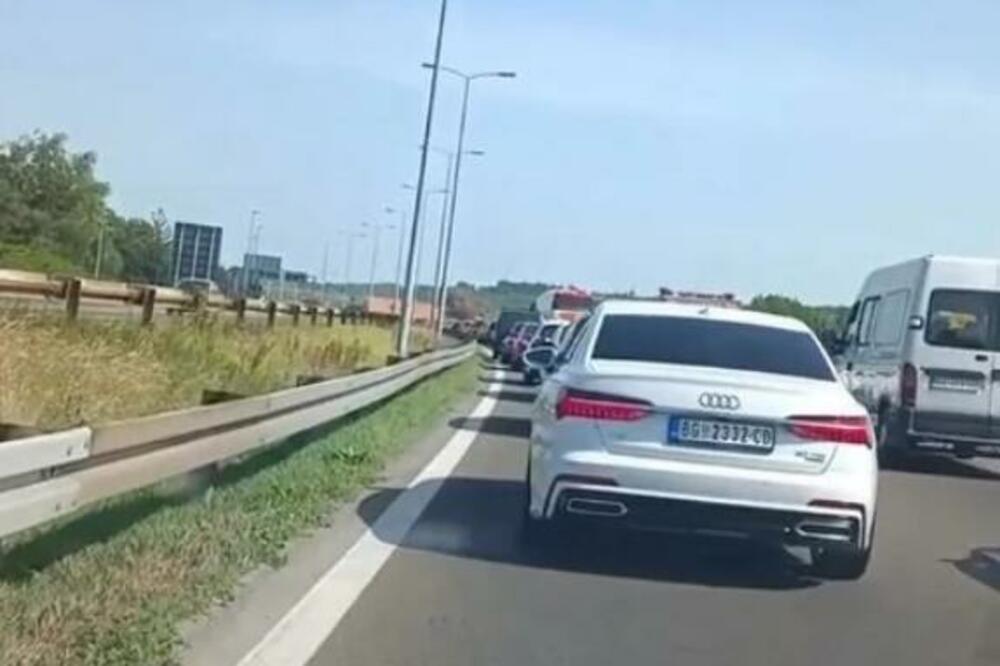 Ogromna gužva na auto-putu u smeru ka Beogradu: Vozila jedva da se kreću - sumnja se da je ovo uzrok!