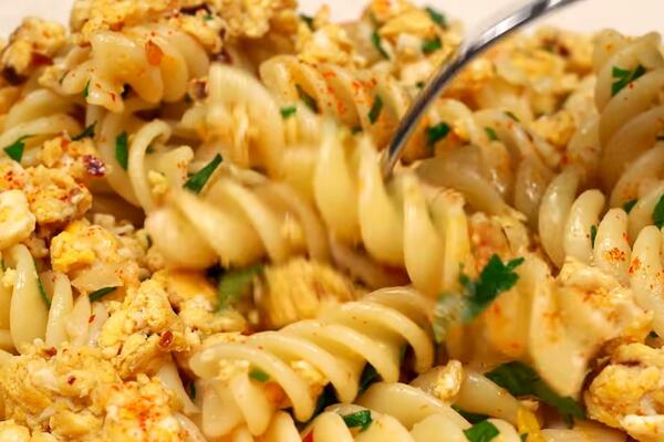 MAKARONE SA OVOM NAMIRNICOM DO SADA NISTE PROBALI: Jeftino JELO za koje vam TREBA MINIMALNO VREMENA (RECEPT)