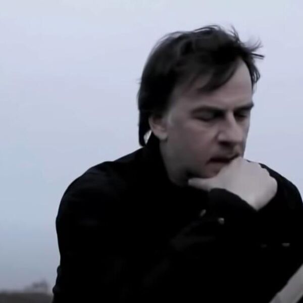 LAUŠEVIĆ JE SVAKAKVE STVARI RADIO ZBOG GLUME: Gasili mu cigarete na dlan, ožiljke do smrti krio