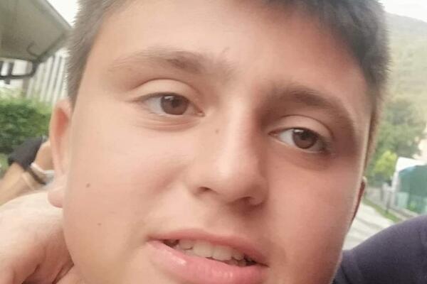 HEROJSKI PODVIG MALIŠANA: Andrija (13) pronašao NOVČANIK i trčao koliko ga noge nose da ga vrati VLASNIKU! (FOTO)