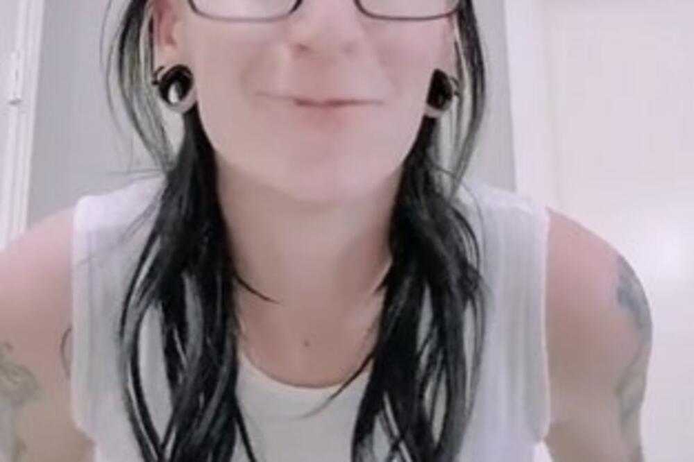 OSMISLILA JE UNOSAN BIZNIS: Majci ČETVORO dece sada PARE "padaju sa neba" zahvaljujući OVOJ IDEJI! (FOTO)