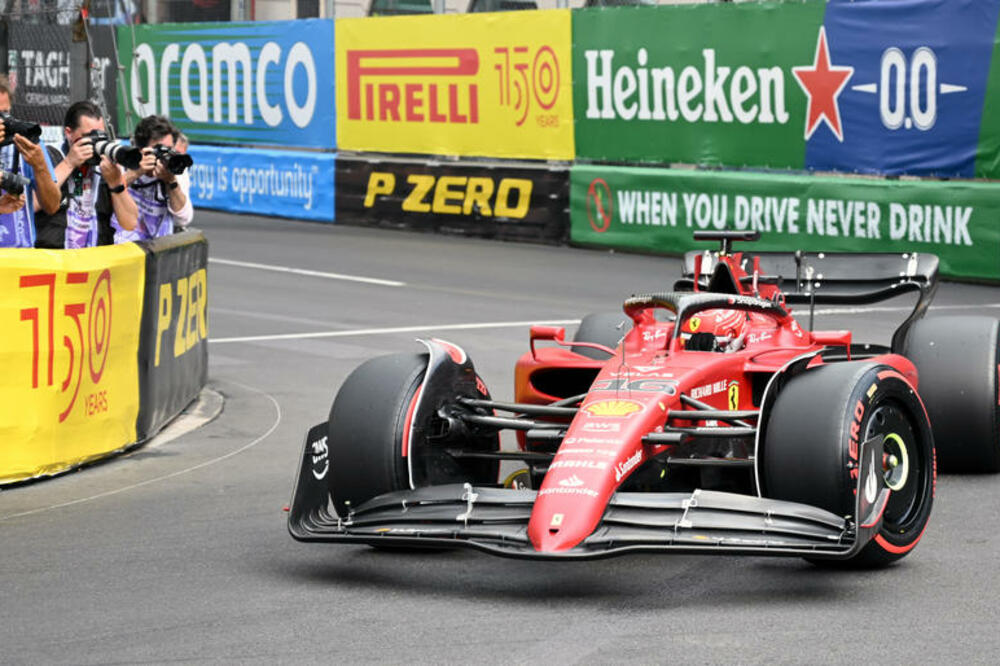 NEZAUSTAVLJIV U RODNOM GRADU! Vozač Ferarija startuje sa pol pozicije na trci za Veliku nagradu Monaka! (FOTO)