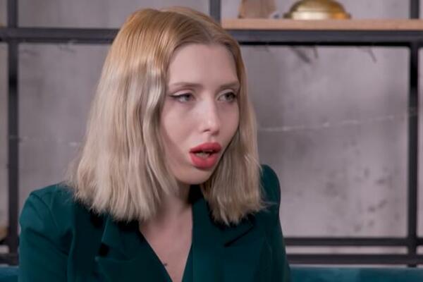 NAŠA INFLUENSERKA POKUŠALA DA SE UBIJE LEKOVIMA I ALKOHOLOM: Jezive scene!