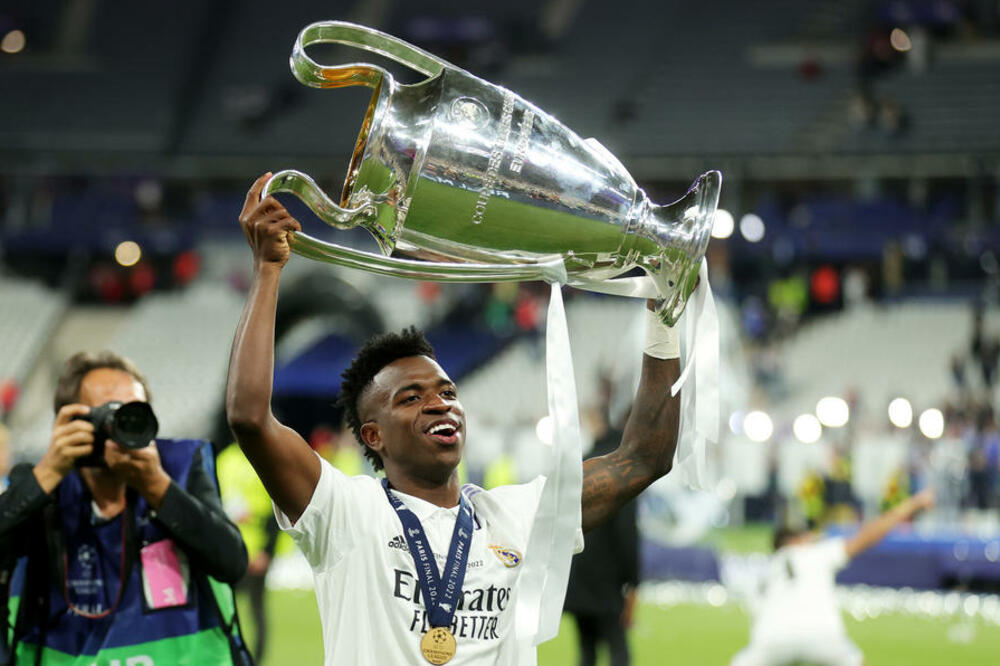 GOTOVA PRIČA OKO NOVOG UGOVORA! Poznato šta su se dogovorili Real i Vinisijus (FOTO)