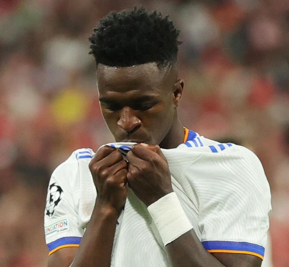 Vinisijus Žunior ljubi grb Real Madrida 