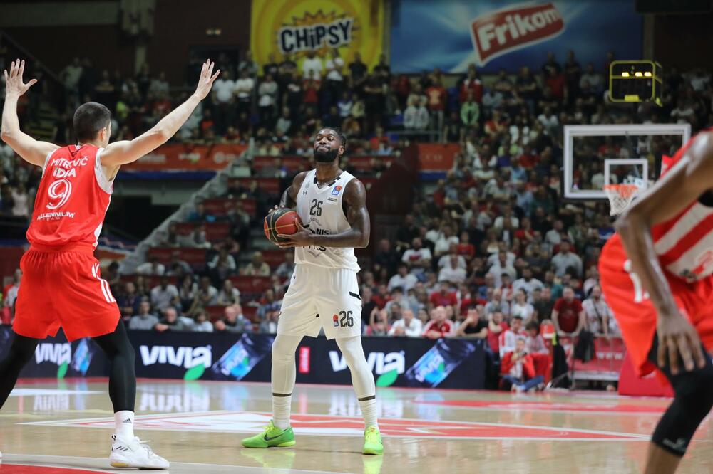 LEGENDA UDARILA NA PARTIZAN I LESORA! Toliko love zarađuje od košarke, a ne zna ni pravila!