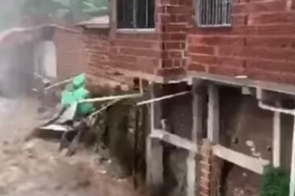 POPLAVE I KLIZIŠTA U BRAZILU: POGINULO najmanje 56 ljudi, na hiljade ostalo BEZ KROVA NAD GLAVOM (VIDEO)