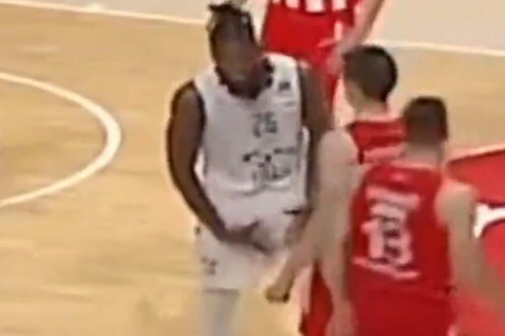 OVO JE SVIMA PROMAKLO! Lesor SRAMNO provocirao navijače, hvatao se za međunožje! (VIDEO)