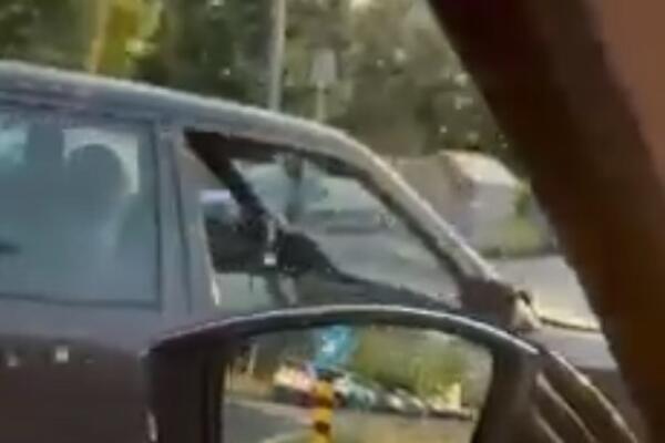 ŠOK SNIMAK SA SRPSKIH PUTEVA: Zbog njegove GREŠKE ili BAHATOSTI mogao je NEKO DA NASTRADA! (VIDEO)