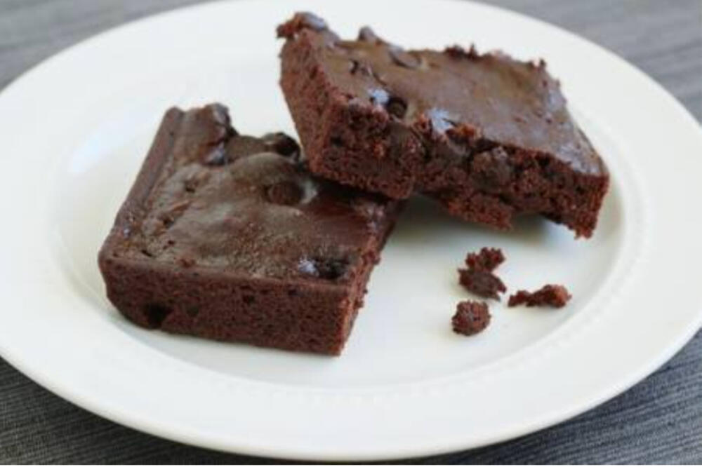 KOLAČ OD PASULJA ĆE VAS RASPAMETITI! Usudite se da probate najčudniji recept ikada (VIDEO)