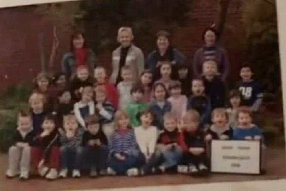 OVA FOTOGRAFIJA RASPLAKALA JE SVE ŽIVO: Kad ju je ugledala, SKAMENILA SE (FOTO)