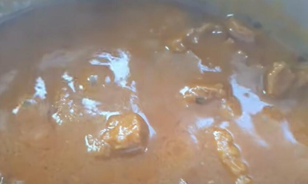 Gulaš sa svinjskim mesom