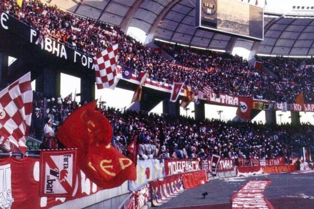 PAMTI SE GOL PANČEVA I KOMENTAR MILOJKA PANTIĆA: Malo poznate slike tribina "Svetog Nikole" nakon OKUPACIJE Delija!