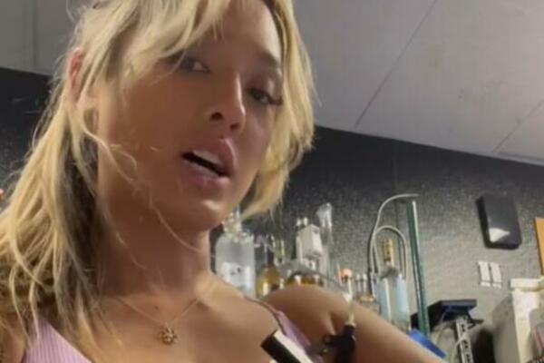 ZBOG OVOLIKOG BAKŠIŠA ĆE DOKTORI NAUKA BACITI DIPLOME: Snimak zbog kog su ljudi IZGORELI! (VIDEO)