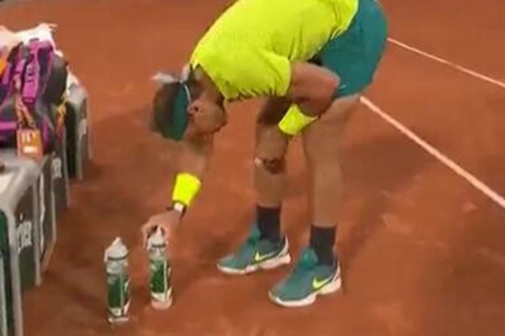 NADAL NIJE NAMESTIO SAMO RUKU I GLAVU! Rob navika i rituala (VIDEO)