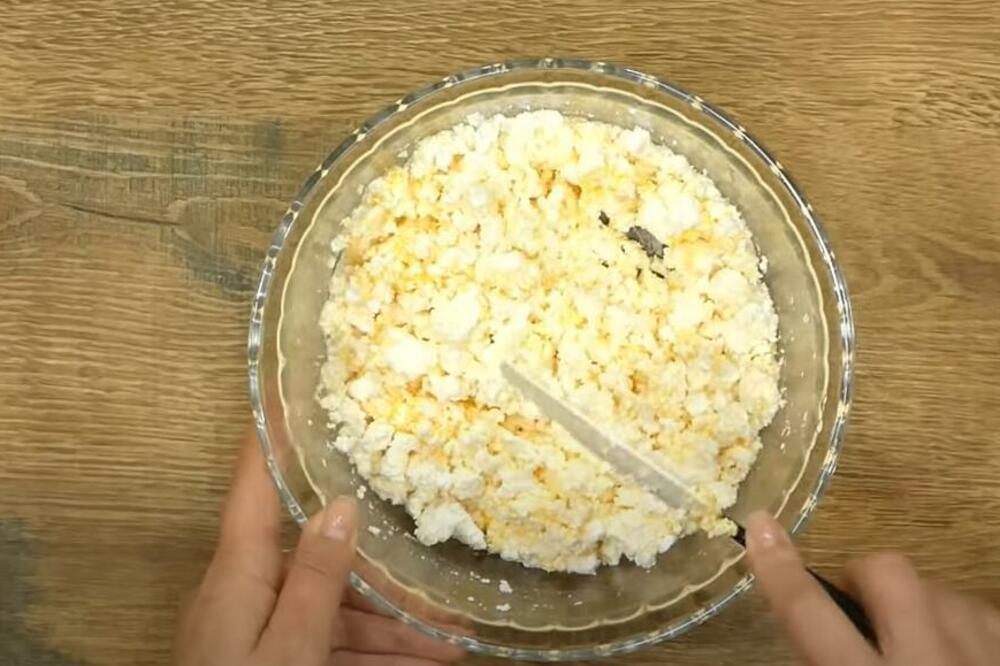 BUGARSKI MIŠ-MAŠ SPREMAN ZA 3 MINUTA: Sastojke već imate u kuhinji, ukućani će ga OBOŽAVATI (RECEPT)