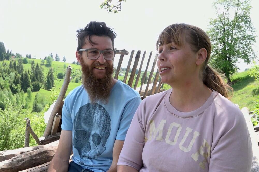 IZ FRANCUSKE DOŠLI U PODNOŽJE ZLATARA: Maja i Nikola obožavaju prirodu, želeli su da njihova deca nauče srpski!