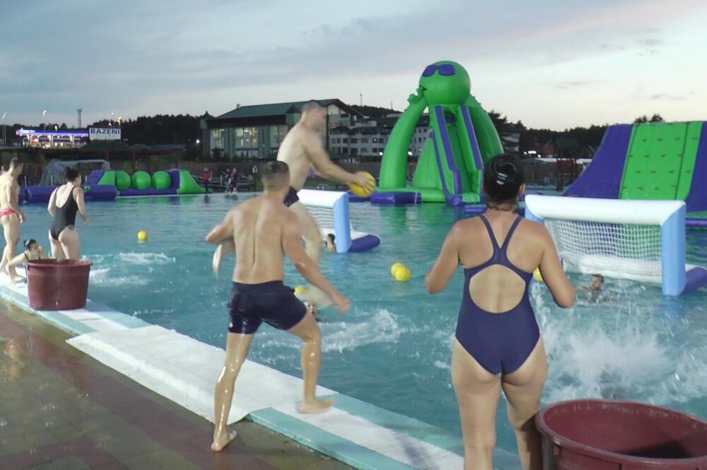 LETO VEĆ STIGLO U OVAJ SRPSKI GRAD, BAZEN POČEO SA RADOM: Evo šta mogu da očekuju posetioci